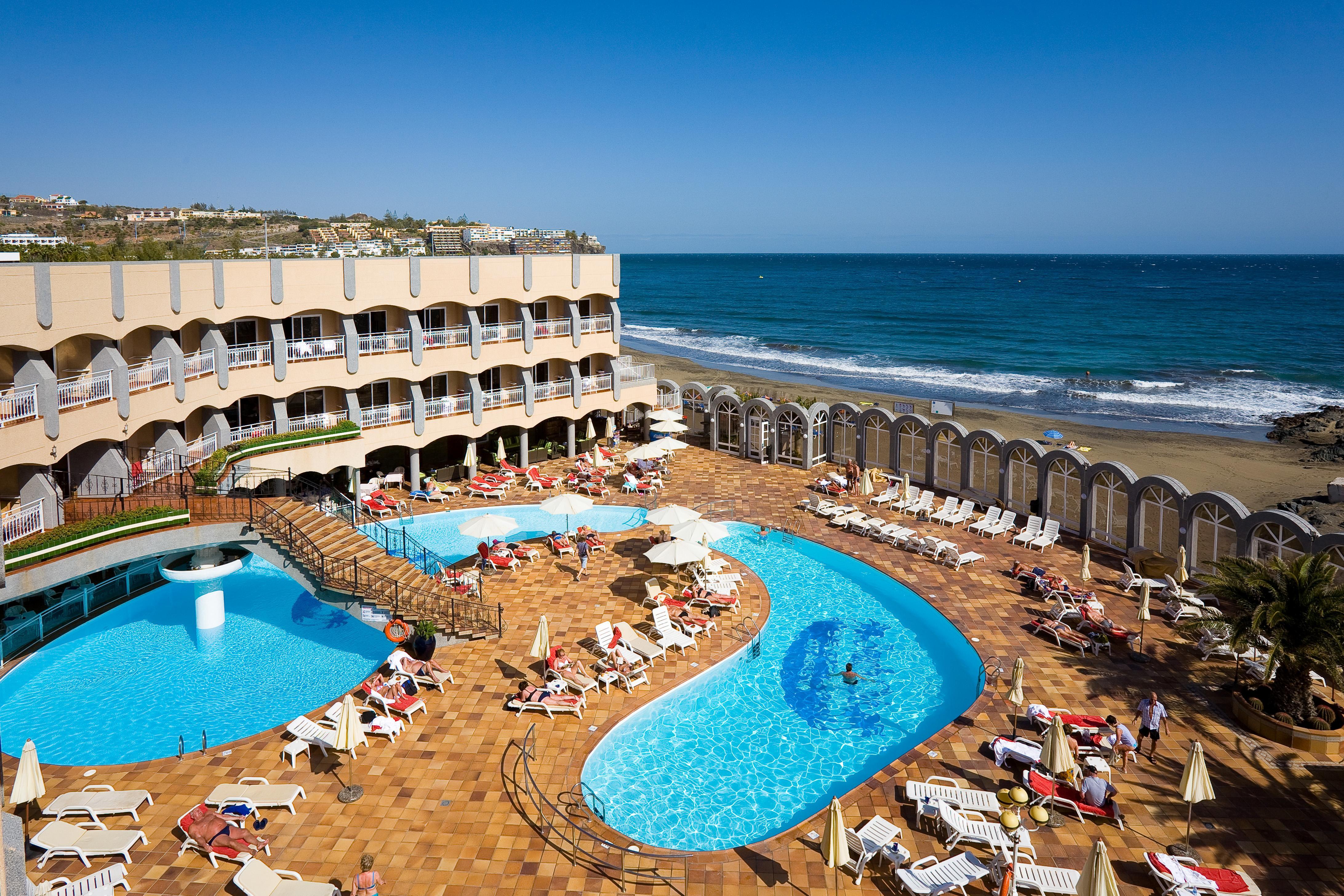 Club Hotel